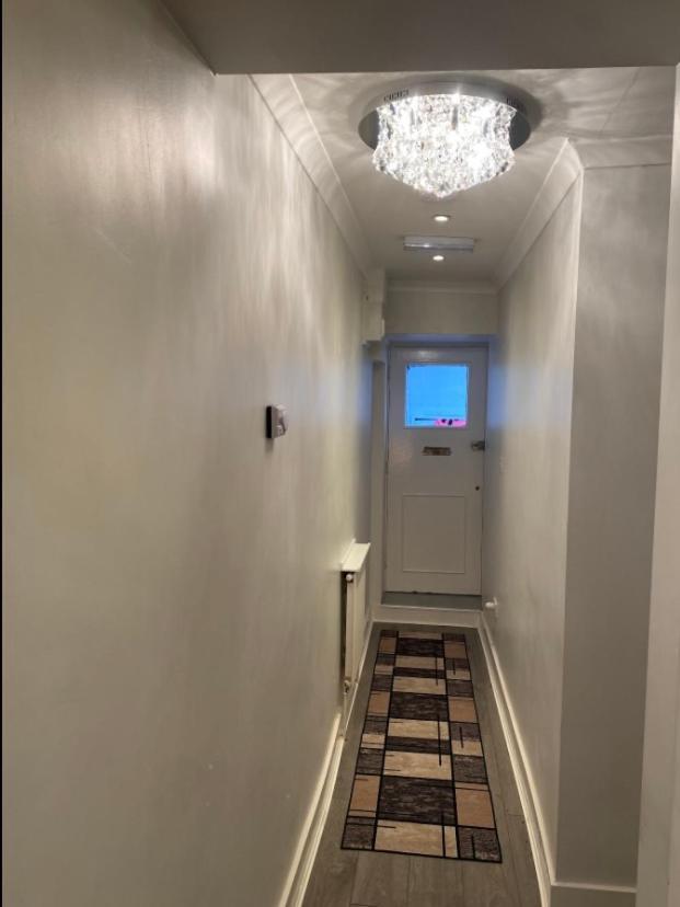 Central Private Double Bedroom In A 2Bedroom Apartment, Connected Via Underground, Overground And Many Bus Routes لندن المظهر الخارجي الصورة